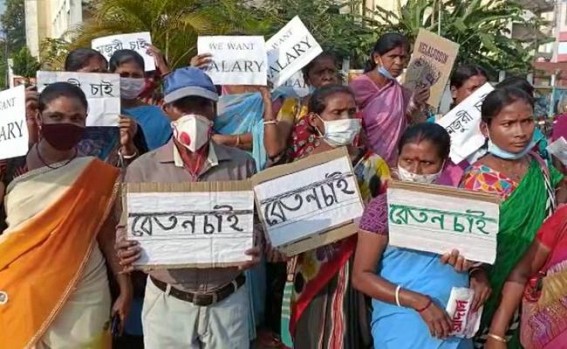 HIRA : Contractual Employees in GB Hospital staged Protest over 3 Month's Pending Salaries, Long Deprivations HIRA : Contractual Employees in GB Hospital staged Protest over 3 Month's Pending Salaries, Long Deprivations